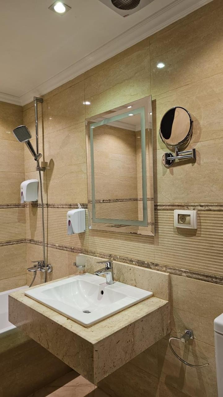 Sheraton Ocean 503 - Private Apartments Kairo Bagian luar foto